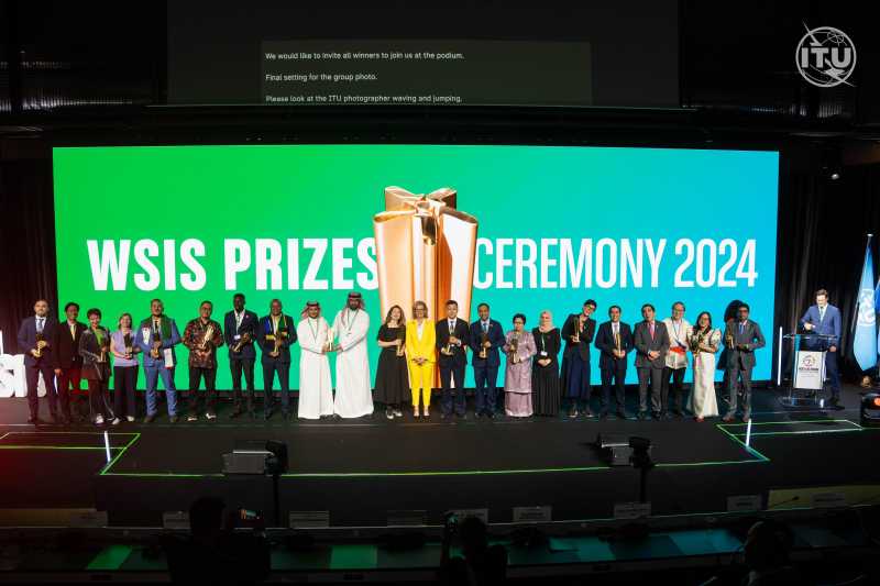 JaWAra Internet Sehat Raih Penghargaan Utama WSIS Prize dari PBB JaWAra Internet Sehat Raih Penghargaan Utama WSIS Prize dari PBB