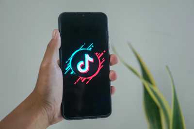 Joget Ayam Patuk Viral di TikTok: Berpotensi Promosi Judi Online?