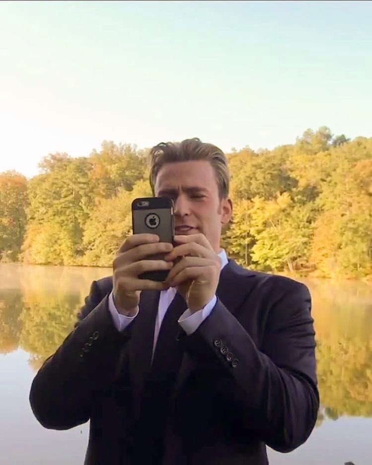 Setelah 7 Tahun, Akhirnya iPhone 6s Chris Evans Di-upgrade ke iPhone 13! Setelah 7 Tahun, Akhirnya iPhone 6s Chris Evans Di-upgrade ke iPhone 13!