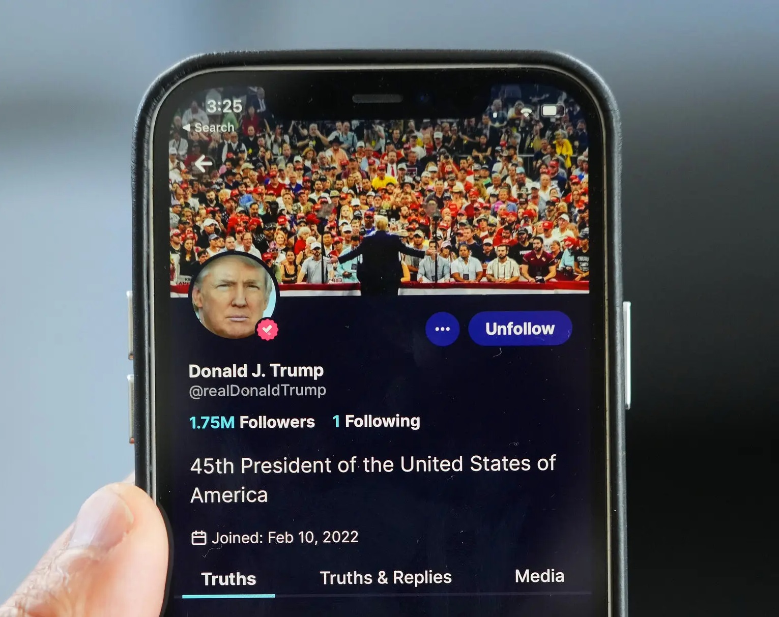 'Truth Social', Medsos Donald Trump Ditolak Google Play Store?