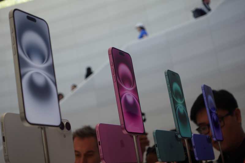 Penjualan iPhone Seret Tahun Ini, Kalah dari Smartphone Android Penjualan iPhone Seret Tahun Ini, Kalah dari Smartphone Android