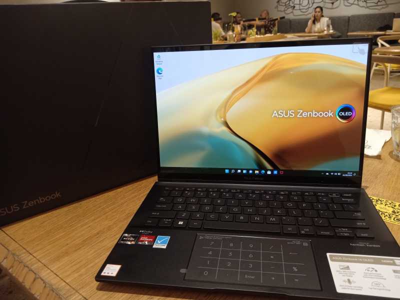 Asus ZenBook 14 OLED Dipasarkan, Laptop Premium Harga Rp15 Jutaan Asus ZenBook 14 OLED Dipasarkan, Laptop Premium Harga Rp15 Jutaan
