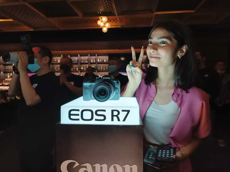 Kamera Canon EOS R7 dan R10 Resmi Meluncur di Indonesia Kamera Canon EOS R7 dan R10 Resmi Meluncur di Indonesia
