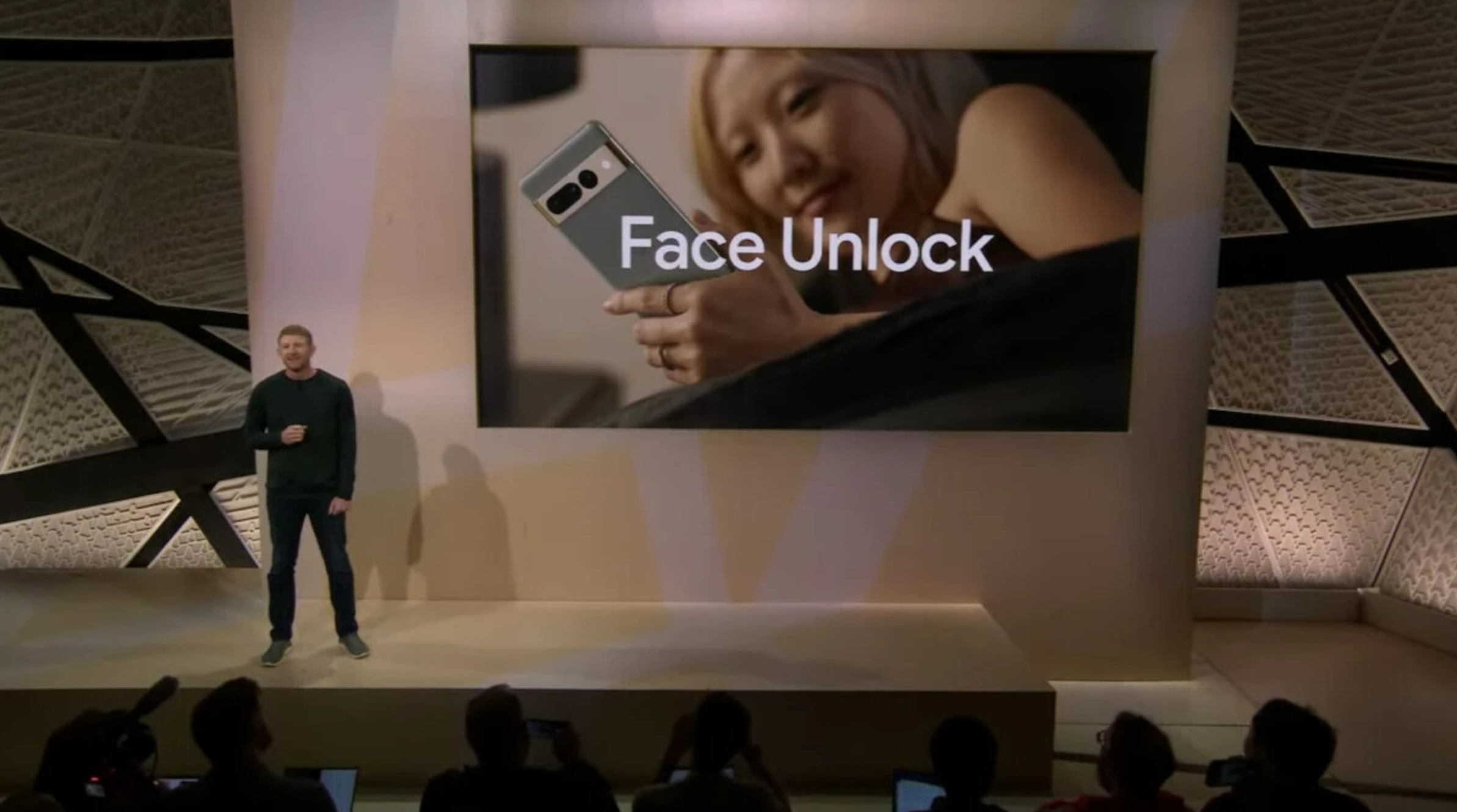 Face Unlock Google Pixel 7 Gak Seaman yang Dibayangkan