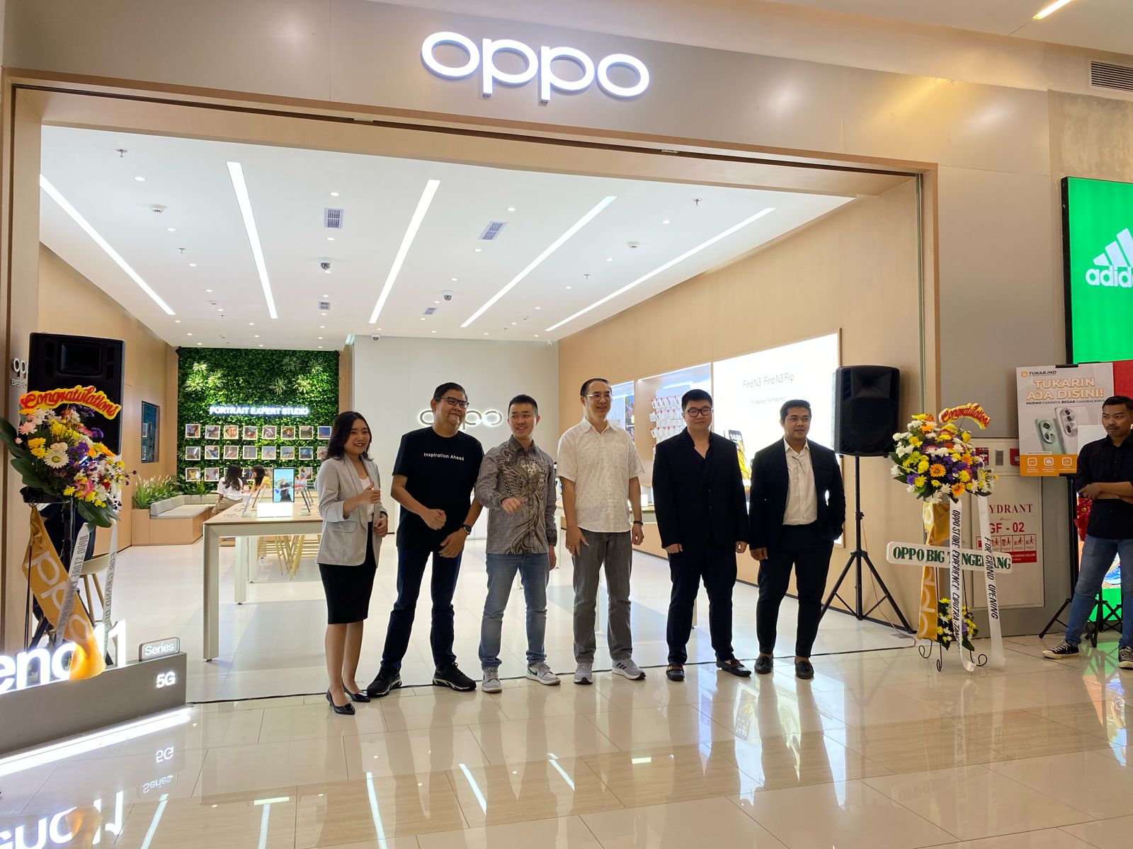 Produk dan Konsep Baru di Experience Store Oppo ke-6 di Tangerang