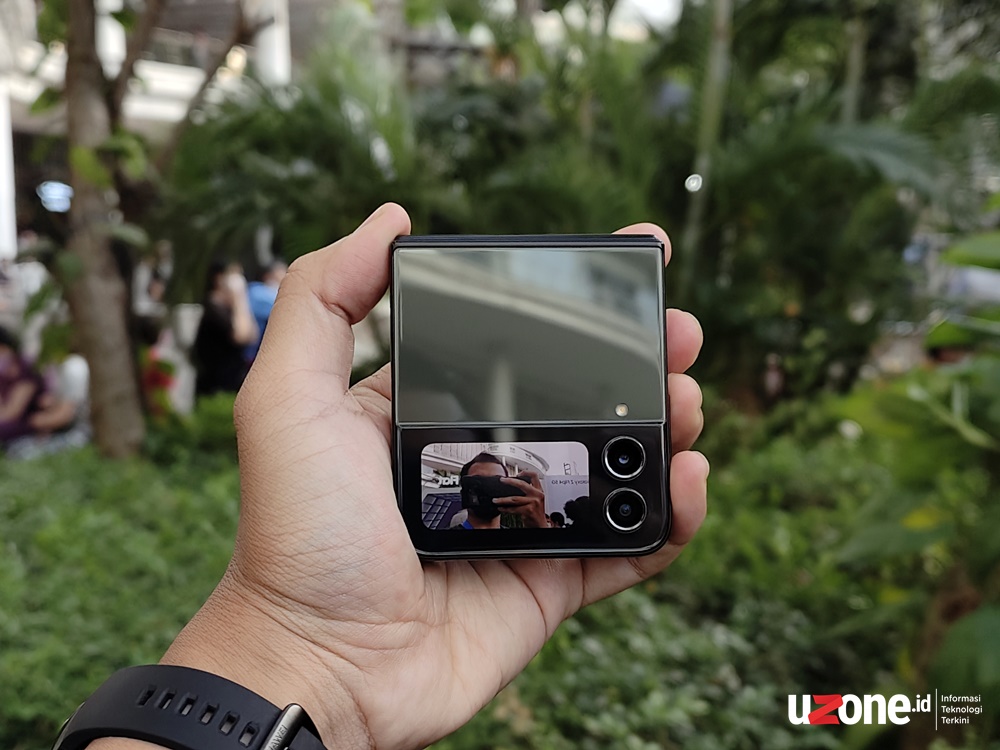 Review Samsung Galaxy Z Flip4: Disempurnakan, Harganya Murah Pula
