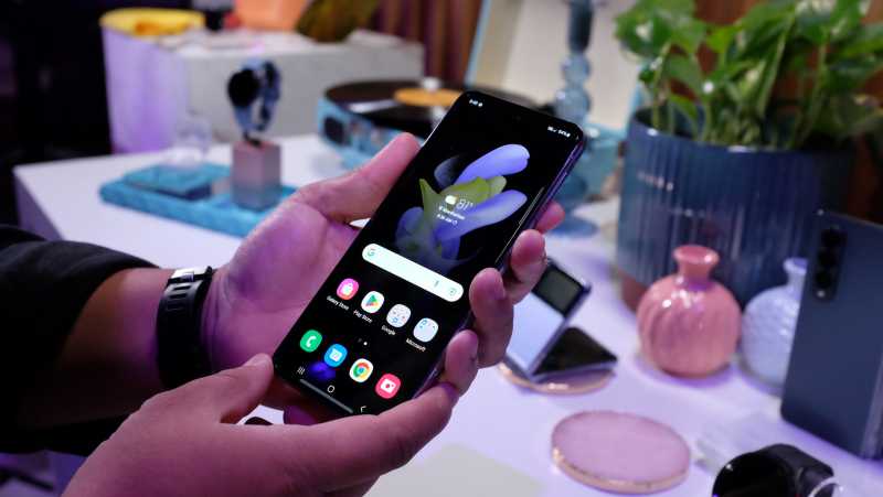 Harga Samsung Galaxy Z Flip4 di Indonesia Lebih Murah dari Z Flip3 Harga Samsung Galaxy Z Flip4 di Indonesia Lebih Murah dari Z Flip3