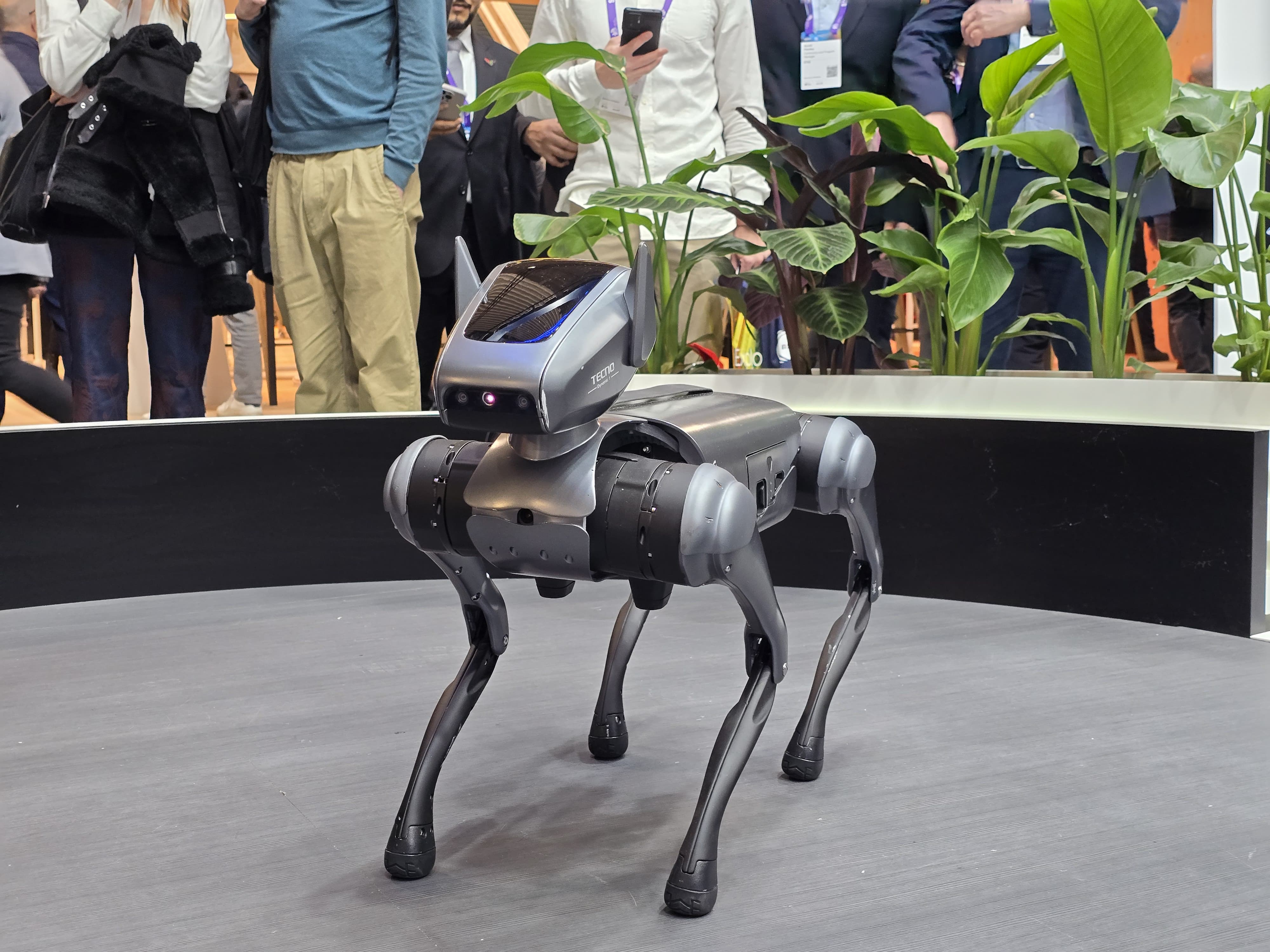 Robot, Konsol Sampai Ponsel Gulung Tecno Mejeng di MWC 2024