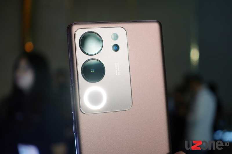 Tanda-tanda Vivo V30 dan V30 Pro Siap Meluncur di Indonesia Tanda-tanda Vivo V30 dan V30 Pro Siap Meluncur di Indonesia