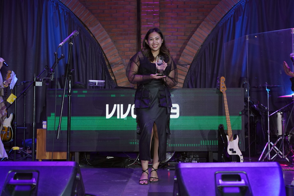 Vivo V29 5G Menang 'Most Worthy Smartphone' di Uzone Choice Award 2023