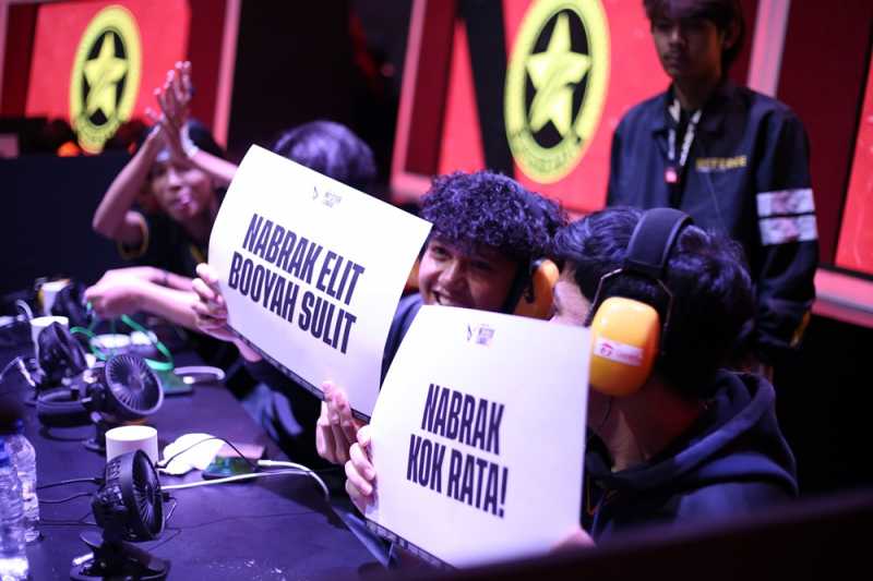 Poco Star dan RRQ Kazu Dominasi FFML S8, Tim Lain Kok <i>Flop</i>? Poco Star dan RRQ Kazu Dominasi FFML S8, Tim Lain Kok <i>Flop</i>?