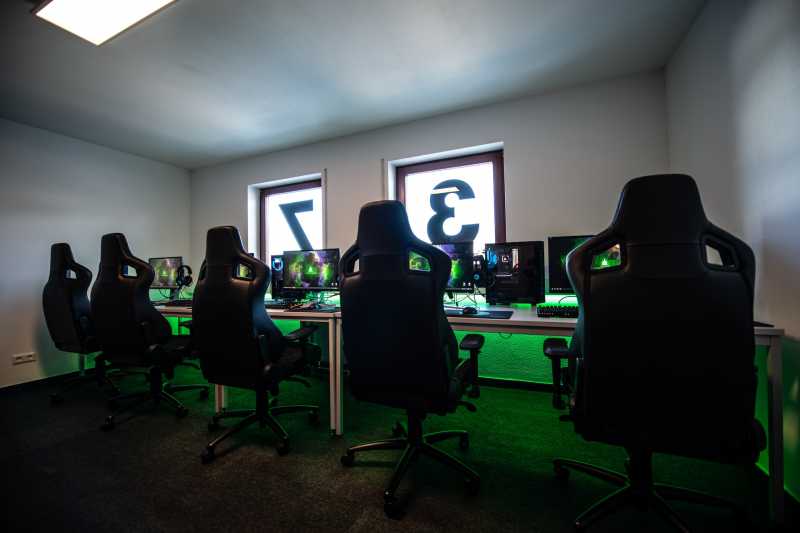 Siapa Saingan Kuat Indonesia di Kejuaraan Dunia Esports 2022? Siapa Saingan Kuat Indonesia di Kejuaraan Dunia Esports 2022?