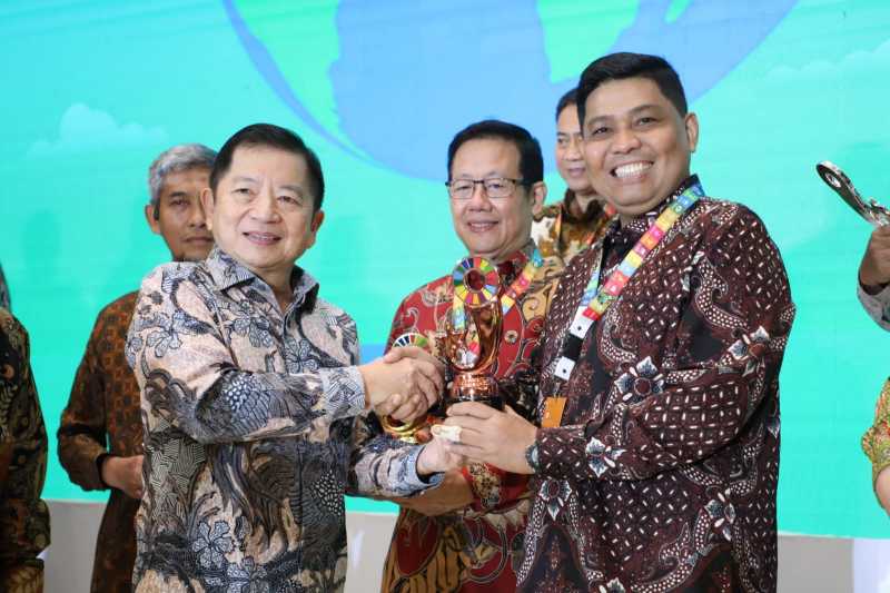 Inovasi Berkelanjutan Telkom Diganjar Penghargaan dari Bappenas Inovasi Berkelanjutan Telkom Diganjar Penghargaan dari Bappenas