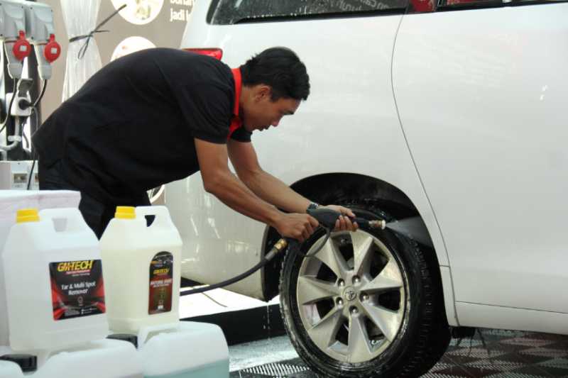 Layanan Nyuci Mobil Cepat Tanpa Menyentuh Mobilnya, Kok Bisa? Layanan Nyuci Mobil Cepat Tanpa Menyentuh Mobilnya, Kok Bisa?