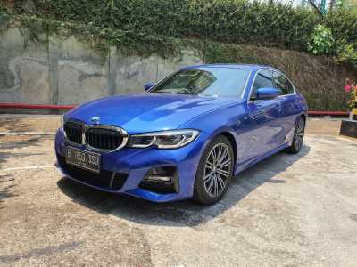 VIDEO BMW M330i Daily Test, Mobil Semiliar Enak Buat Harian?