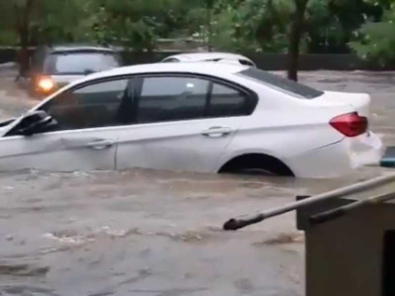 Dibalik Rahasia BMW Hanyut Terbawa Banjir: Kedap Air Kayak Perahu Dibalik Rahasia BMW Hanyut Terbawa Banjir: Kedap Air Kayak Perahu