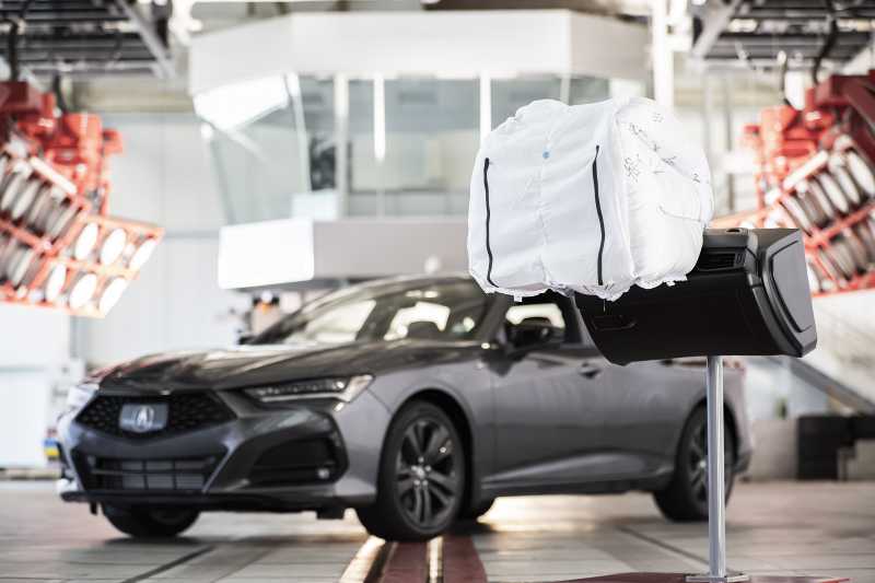 Mengenal Teknologi Airbag Pertama di Dunia yang Bisa Cegah Cidera Otak Mengenal Teknologi Airbag Pertama di Dunia yang Bisa Cegah Cidera Otak