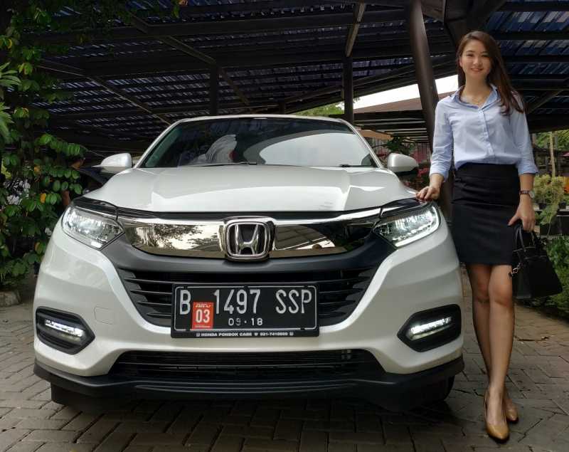 HR-V vs S-Cross, Bagai Bumi dan Langit