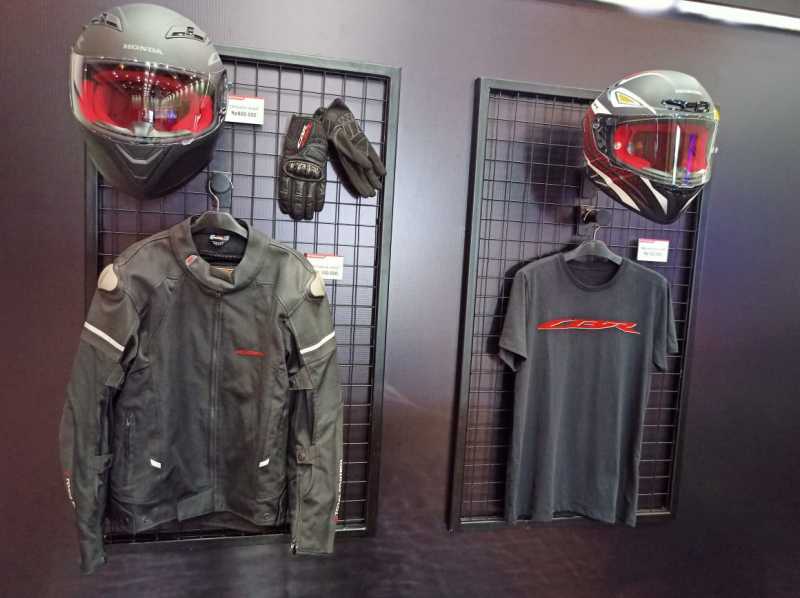 Daftar Harga Apparel Honda CBR, Mulai Rp120 Ribu Daftar Harga Apparel Honda CBR, Mulai Rp120 Ribu
