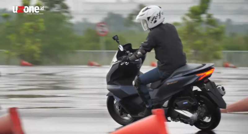 VIDEO Test Ride Honda PCX 160, Layak Menantang NMax? VIDEO Test Ride Honda PCX 160, Layak Menantang NMax?