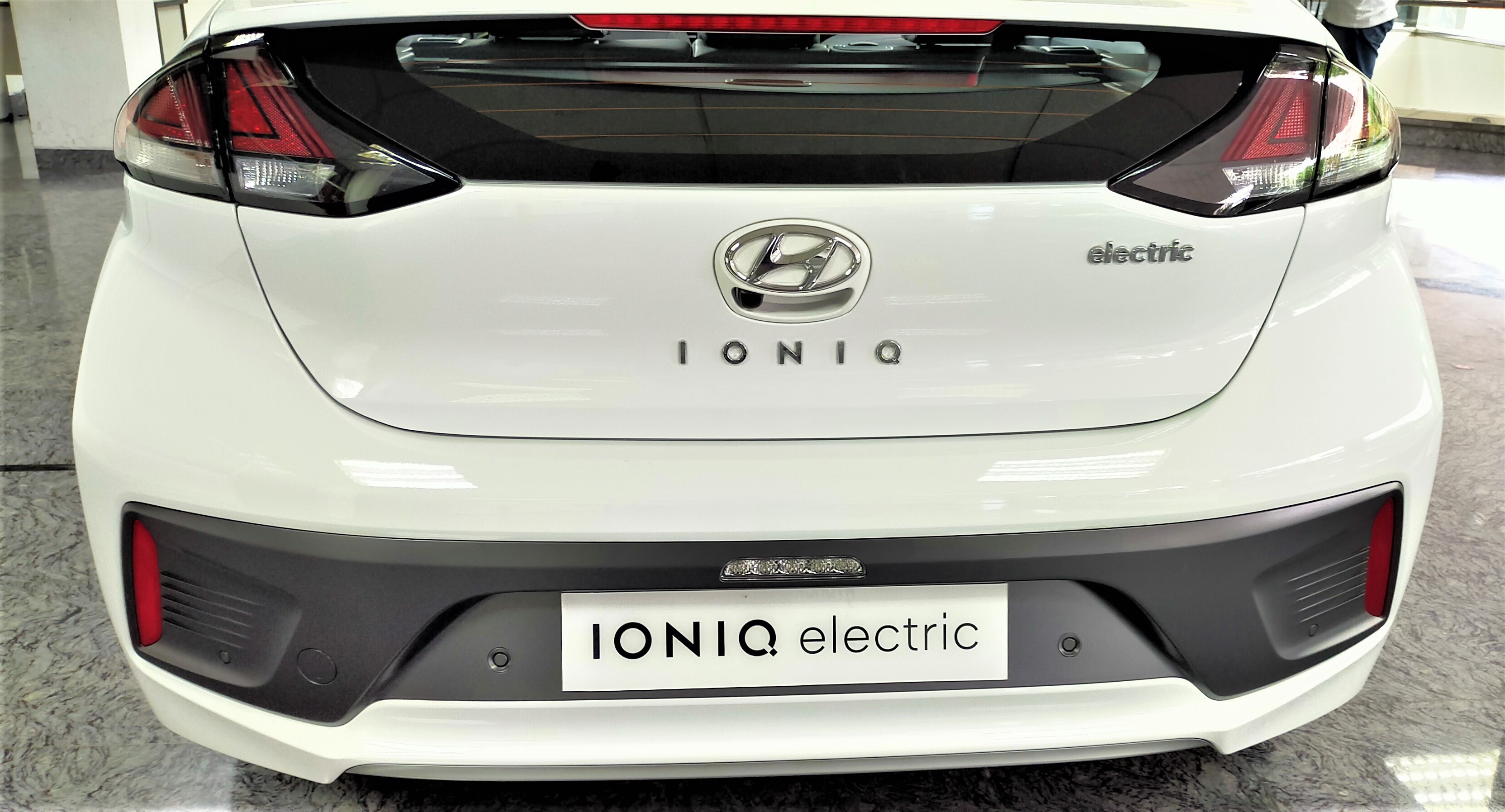 Tesla Kemahalan, Harga New Hyundai Ioniq di Indonesia Cuma Segini