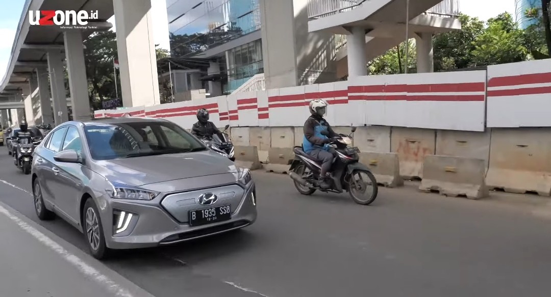 Tahun 2050, Mobil Bermesin Bakar Punah di Indonesia