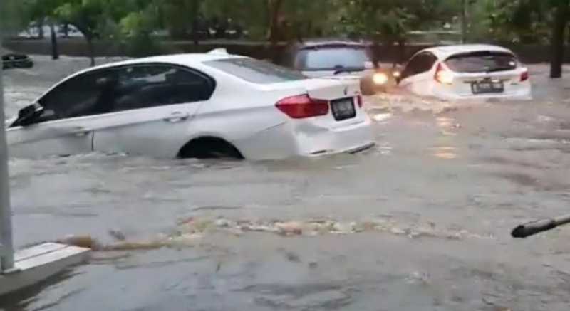 Rugi Rp 8,7 M, Pemilik Sedan BMW yang Terseret Banjir Gugat Anies