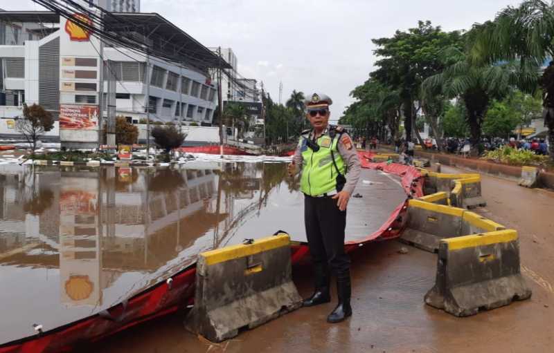 Ruas Jalan Berikut Ini Masih Tinggi karena Banjir Jakarta Selasa Pagi