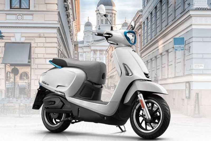 Grab Duluan Pakai Motor Listrik yang Bisa Tukar Baterai Seperti Tabung Gas Grab Duluan Pakai Motor Listrik yang Bisa Tukar Baterai Seperti Tabung Gas