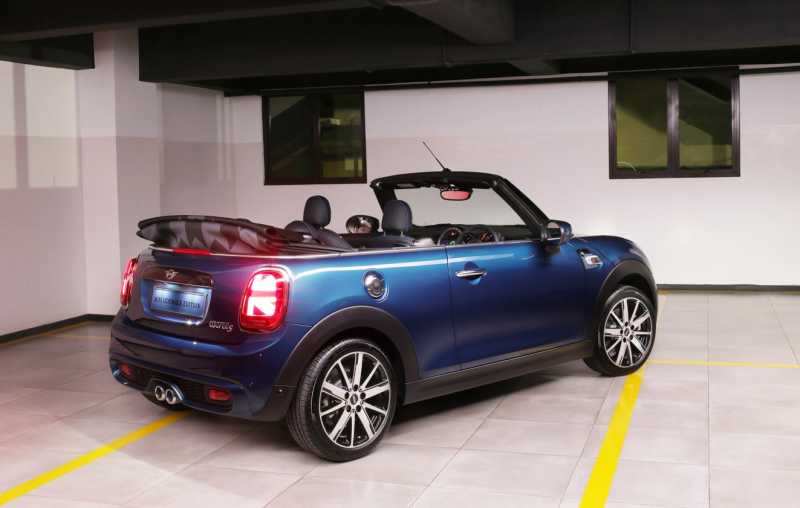 MINI Cabrio Sidewalk Edisi Terbatas Hadir di RI, Dijual Rp880 Juta MINI Cabrio Sidewalk Edisi Terbatas Hadir di RI, Dijual Rp880 Juta