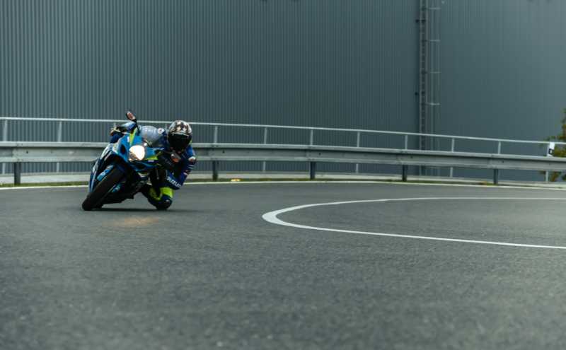 4 Kabar yang Beredar Soal Hengkangnya Suzuki Dari MotoGP 4 Kabar yang Beredar Soal Hengkangnya Suzuki Dari MotoGP