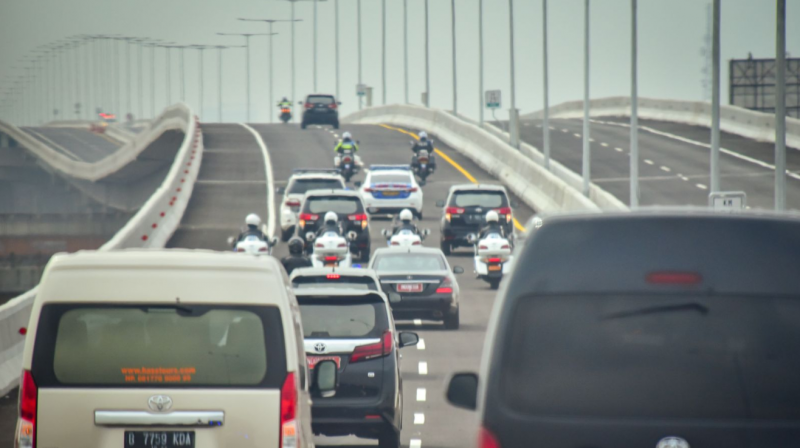Tol Layang Japek II Memang Bergelombang saat Dilihat dari Ketinggian, Ini Sebabnya Tol Layang Japek II Memang Bergelombang saat Dilihat dari Ketinggian, Ini Sebabnya
