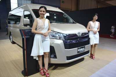 GIIAS 2019: All New HiAce Premio, Ketika Alphard Masih Kurang Lega