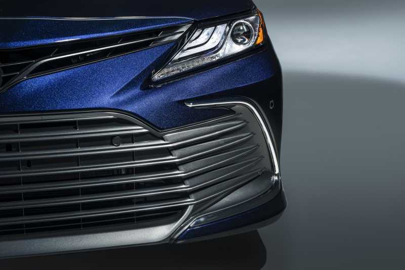 FOTO: Toyota Camry Facelift Semakin Canggih