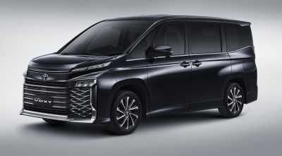 FOTO: All New Toyota Voxy Hilangkan Sunroof