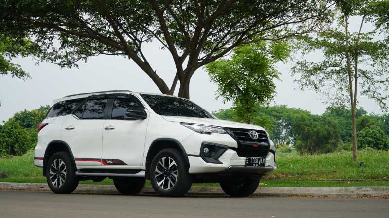 Langganan Mobil Toyota Bisa Pesan Plat Nomor Ganjil Genap