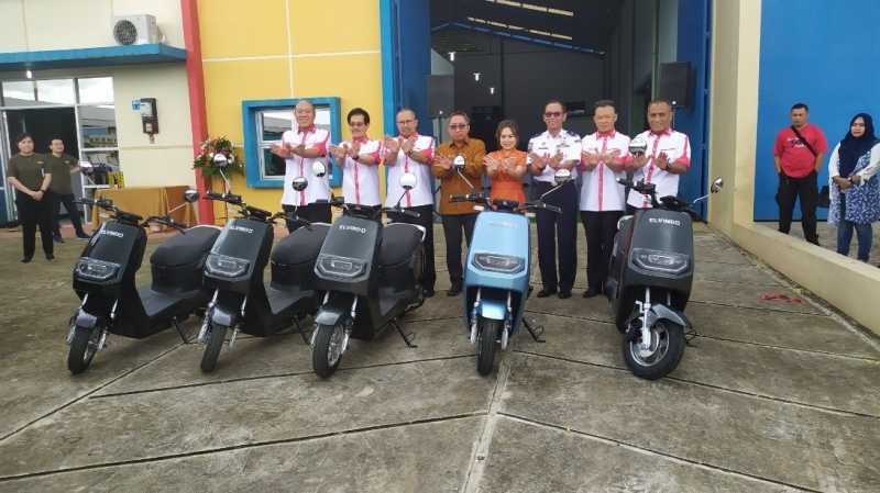 Motor Listrik Lokal Rasa China Lebih Murah dari Xiaomi Mi Note 10 Pro Motor Listrik Lokal Rasa China Lebih Murah dari Xiaomi Mi Note 10 Pro