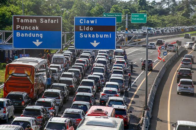 Truk Dilarang Melintas Selama Libur Super Long Weekend Truk Dilarang Melintas Selama Libur Super Long Weekend
