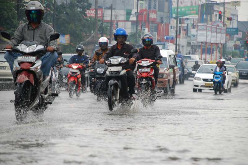 Mulai Musim Hujan, Nih 5 Persiapan Buat Bikers