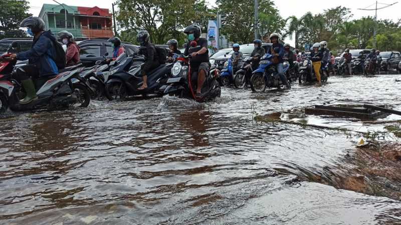 Tips Naik Motor Nerabas Banjir