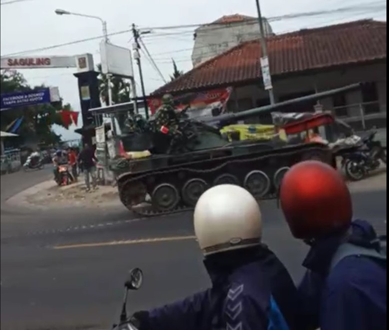 Ketika Tank TNI "Ngedrift" di Jalan Raya dan Pelajaran yang Bisa Kita Ambil Ketika Tank TNI "Ngedrift" di Jalan Raya dan Pelajaran yang Bisa Kita Ambil