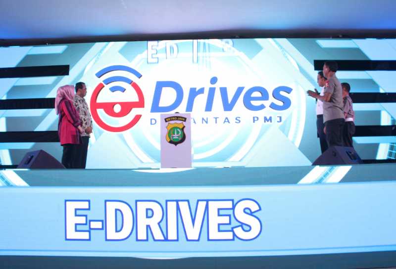 Uji SIM e-Drives, Efektifkah Hilangkan Fenomena 'SIM Nembak'? Uji SIM e-Drives, Efektifkah Hilangkan Fenomena 'SIM Nembak'?
