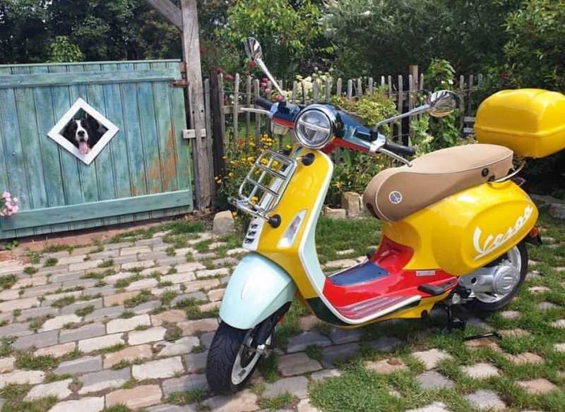 Vespa Primavera Sean Wotherspoon Jadi Koleksi Isyana Sarasvati Vespa Primavera Sean Wotherspoon Jadi Koleksi Isyana Sarasvati