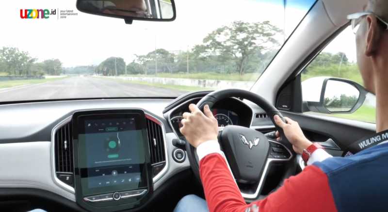 Udah Tayang! Tonton Video Review dan Testdrive Lengkap Wuling Almaz di Sirkuit Sentul