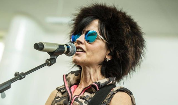 Dolores O\'Riordan Didiagnosis Mengidap Bipolar Dolores O\'Riordan Didiagnosis Mengidap Bipolar