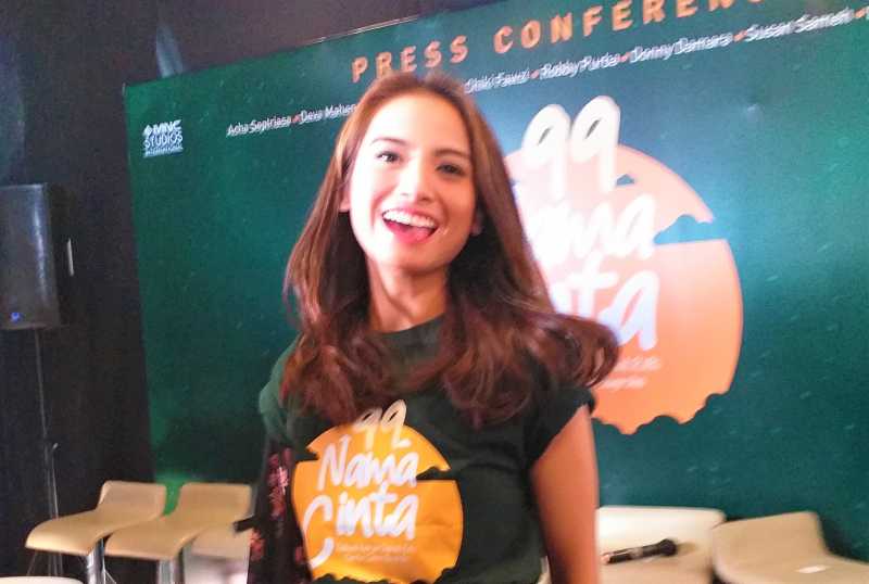 Acha Septriasa Jadi Presenter Gosip di Film ‘99 Nama Cinta’ Acha Septriasa Jadi Presenter Gosip di Film ‘99 Nama Cinta’
