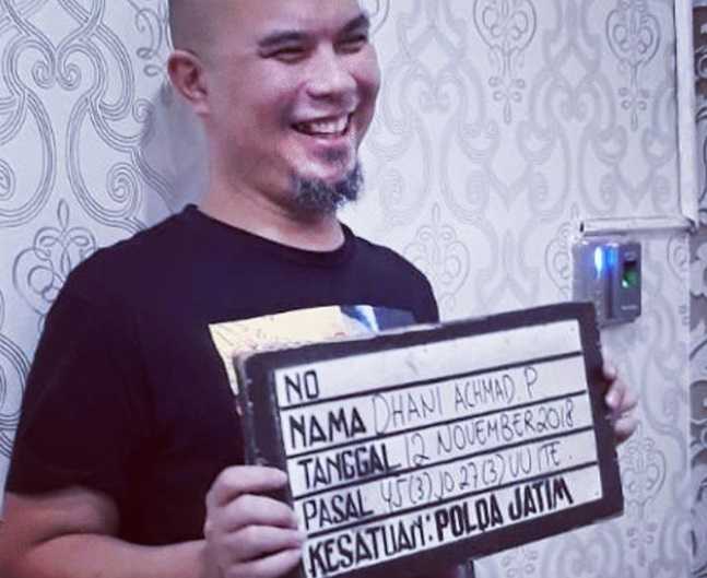 Jerinx Ogah Jenguk Ahmad Dhani di Penjara Jerinx Ogah Jenguk Ahmad Dhani di Penjara