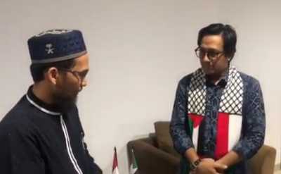 Baikan, Andre Taulany Cium Tangan Ustaz Adi Hidayat