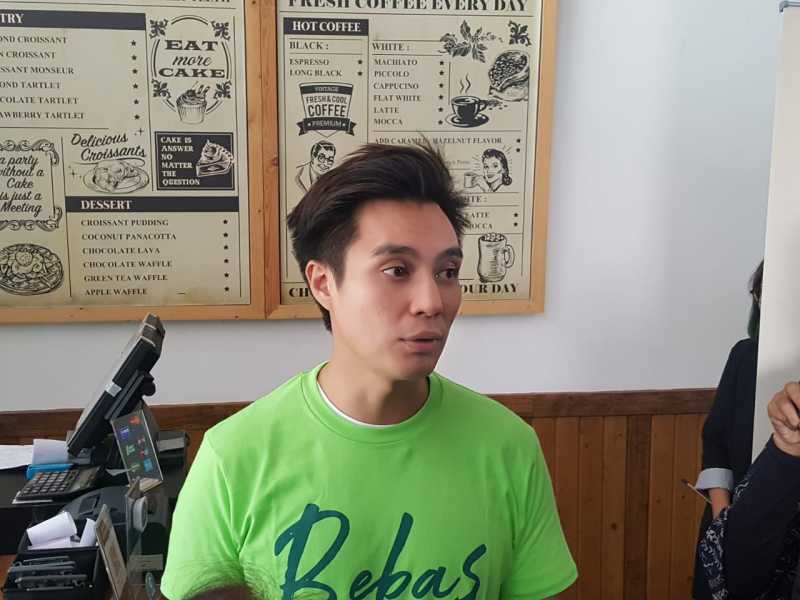 Dituduh Belum Bayar Rp1 Miliar, Baim Wong Pasang Lidah <i>Melet</i> Dituduh Belum Bayar Rp1 Miliar, Baim Wong Pasang Lidah <i>Melet</i>