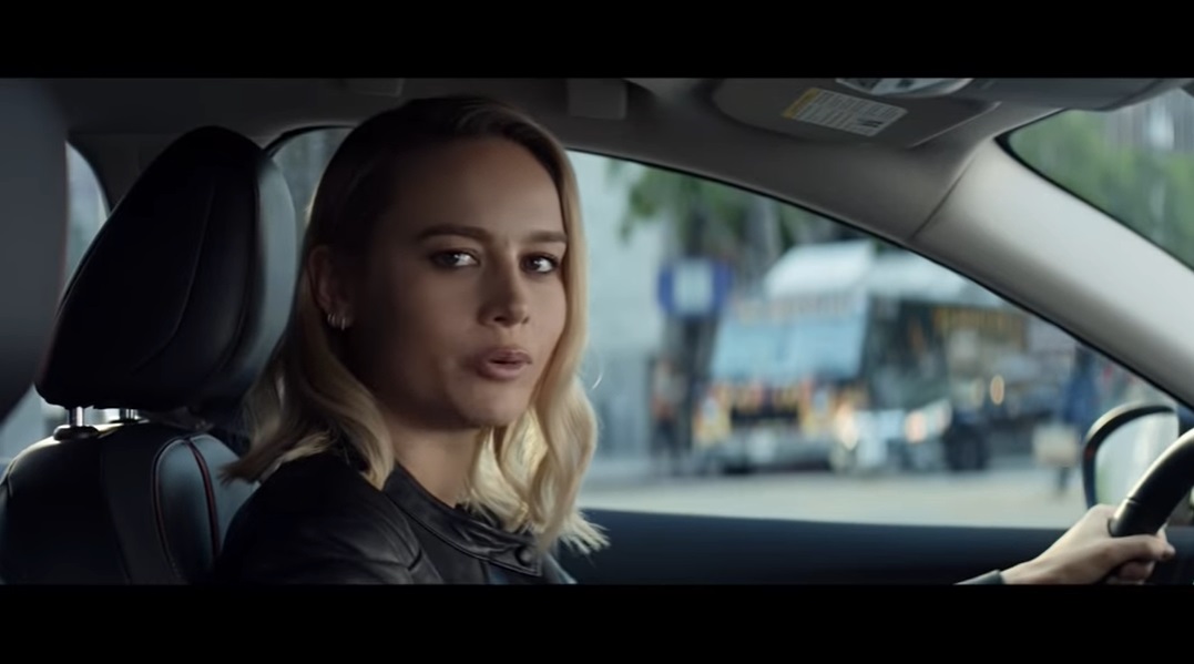 Jadi Bintang Iklan Nissan Sentra, Captain Marvel Malah Dibully Jadi Bintang Iklan Nissan Sentra, Captain Marvel Malah Dibully